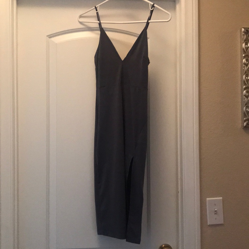 Never worn- bodycon midi dress from Zaful